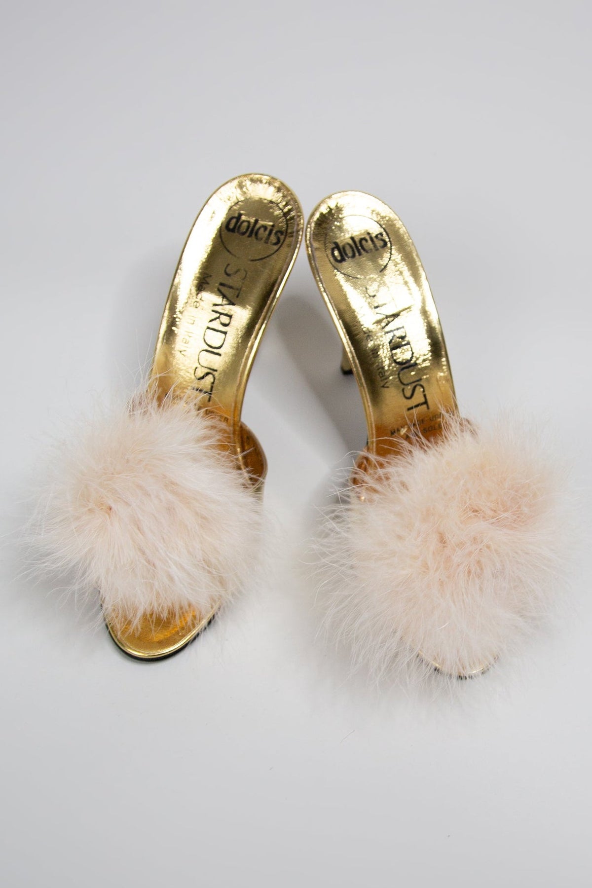Bridal Feather Pom Pom Shoe Clips in Champagne