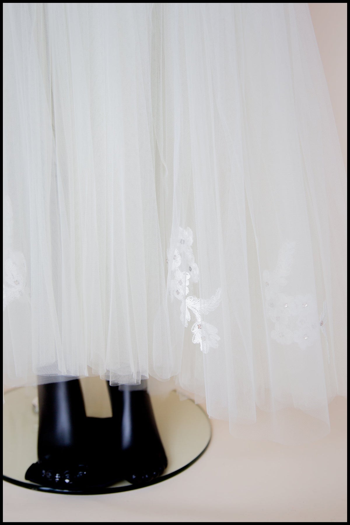 Fortuna - Ivory Lace Tulle Hourglass Gown - S (sample)