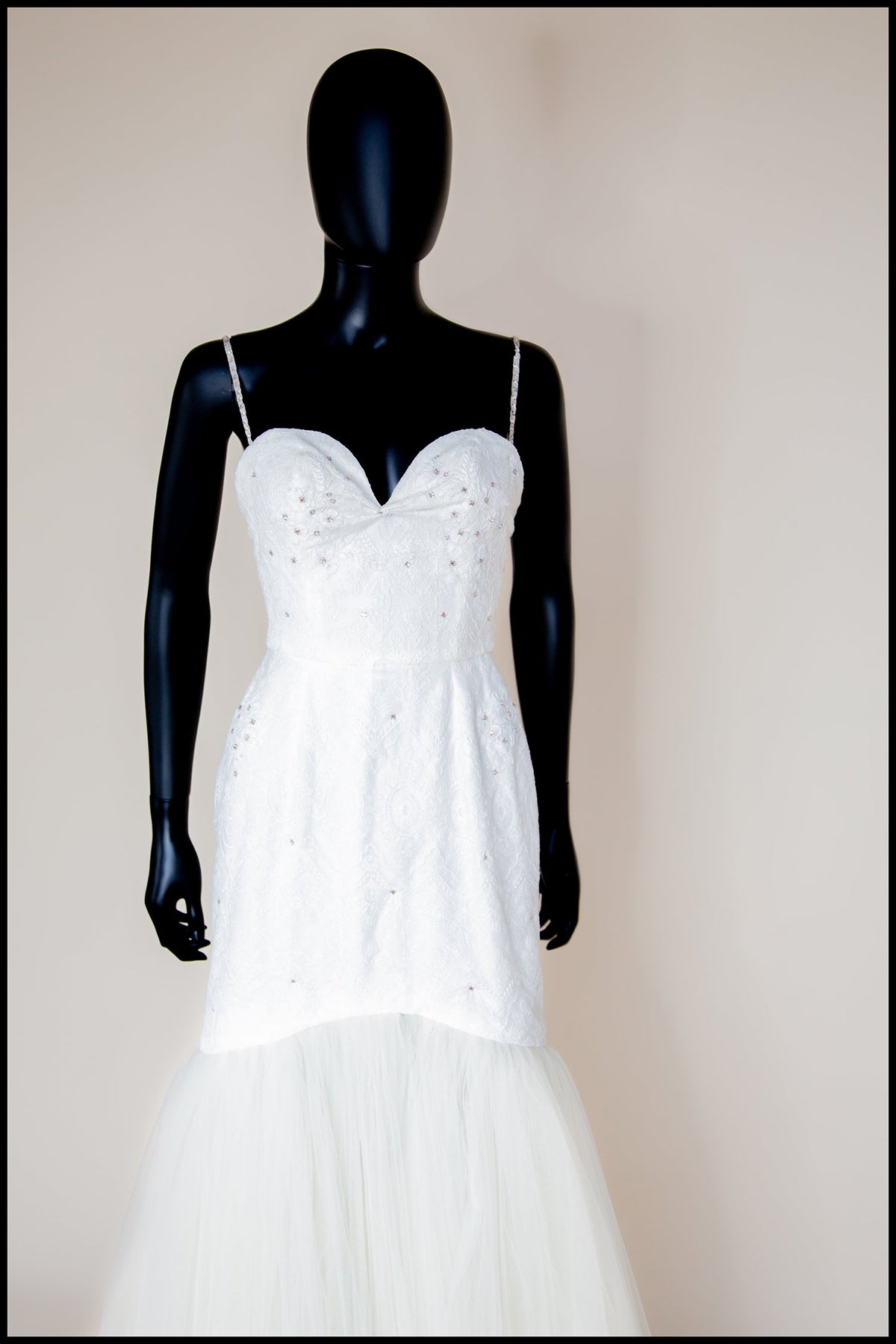 Fortuna - Ivory Lace Tulle Hourglass Gown - S (sample)