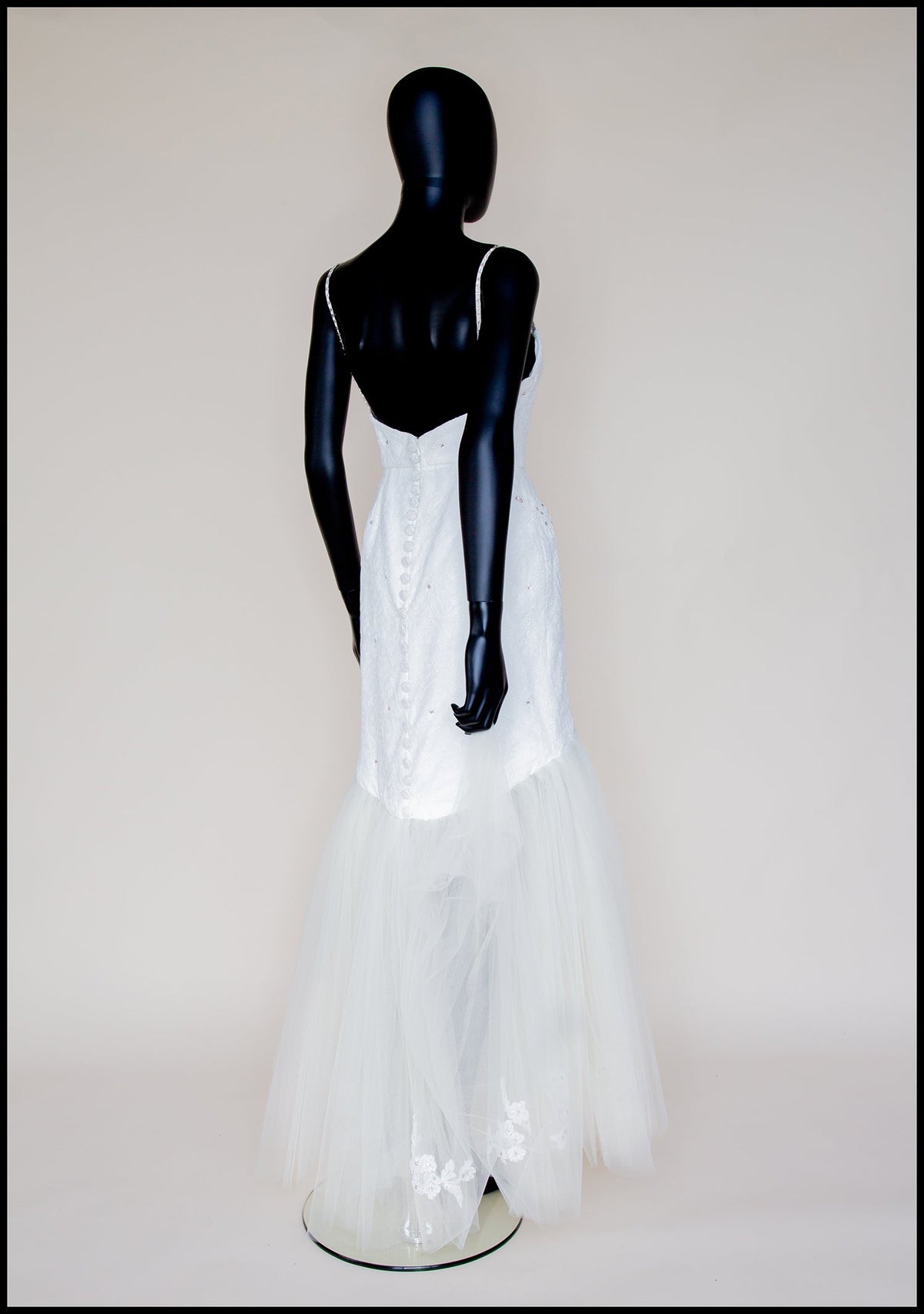 Fortuna - Ivory Lace Tulle Hourglass Gown - S (sample)