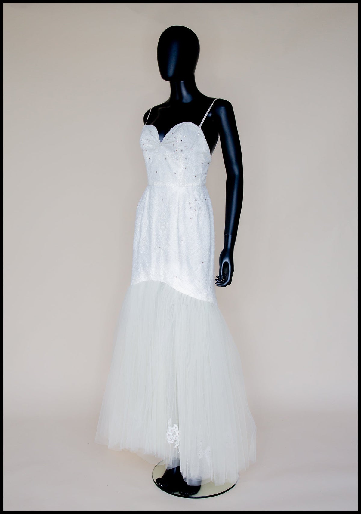 Fortuna - Ivory Lace Tulle Hourglass Gown - S (sample)