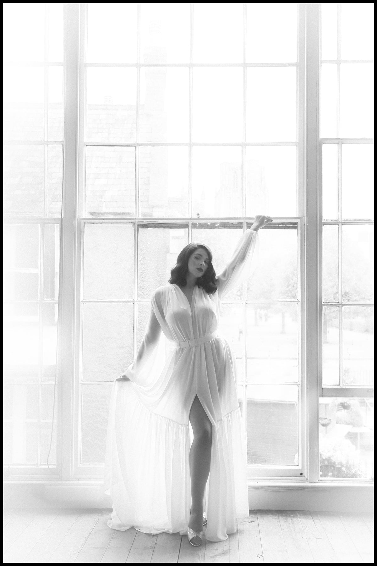 Vamp - Hollywood Ivory Chiffon Bishop Sleeve Gown