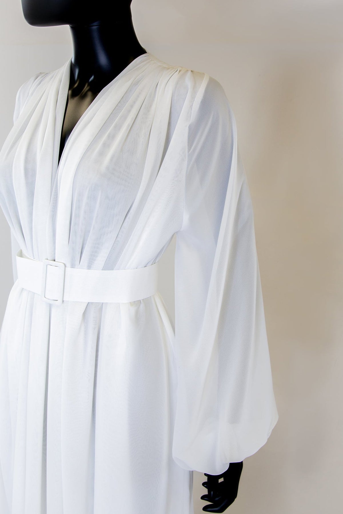Vamp - Hollywood Ivory Chiffon Bishop Sleeve Gown