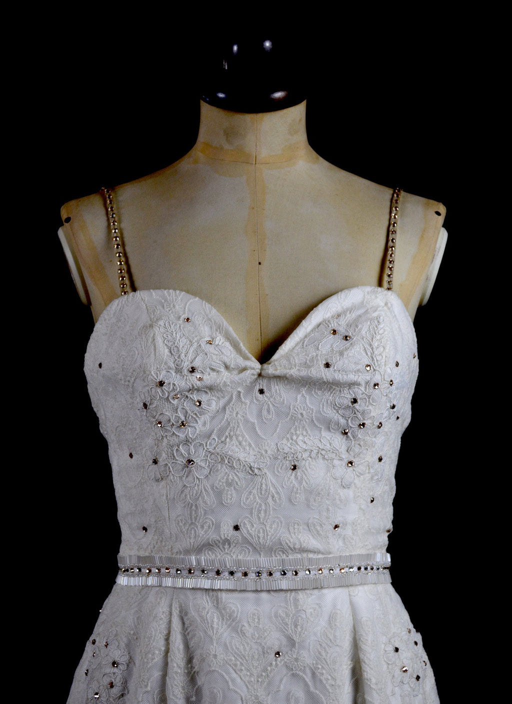 Fortuna - Ivory Lace Tulle Hourglass Gown - S (sample)