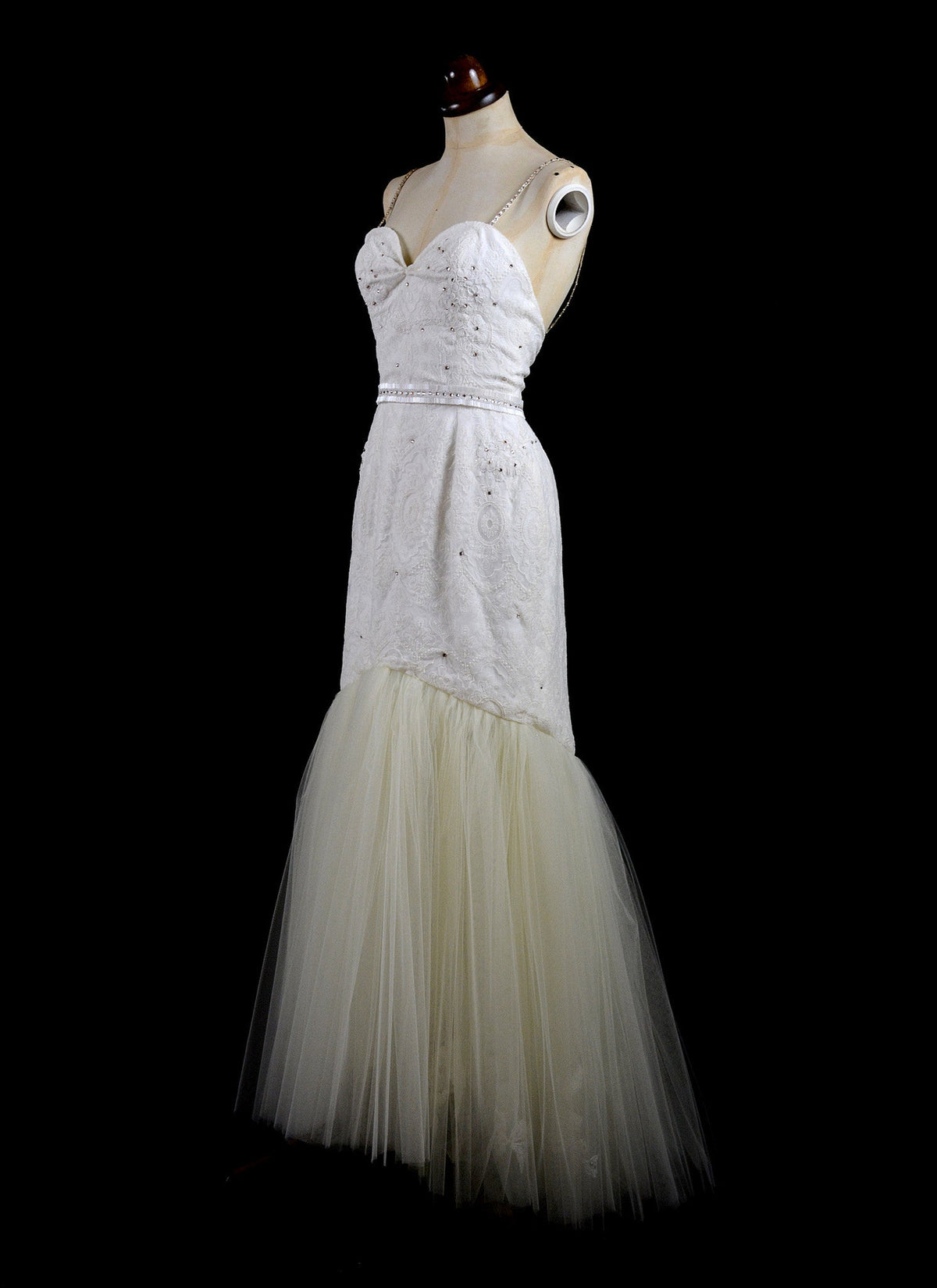 Fortuna - Ivory Lace Tulle Hourglass Gown - S (sample)