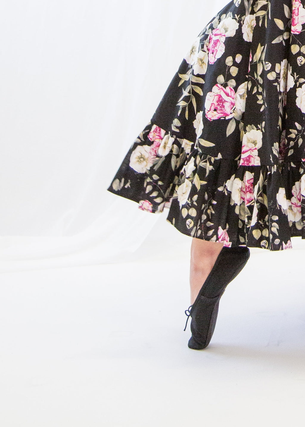 Tylwyth - Rose Linen Midi Dress