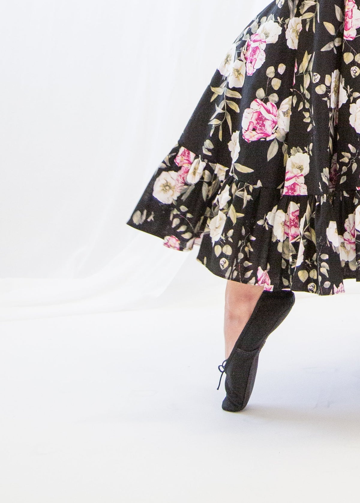 Tylwyth - Rose Linen Midi Dress