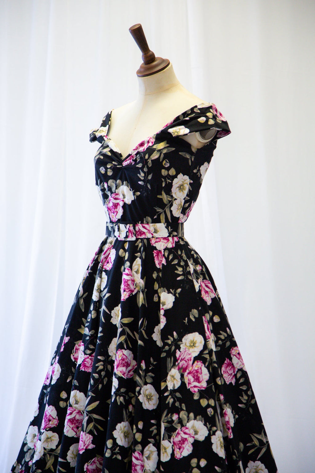 Tylwyth - Rose Linen Midi Dress
