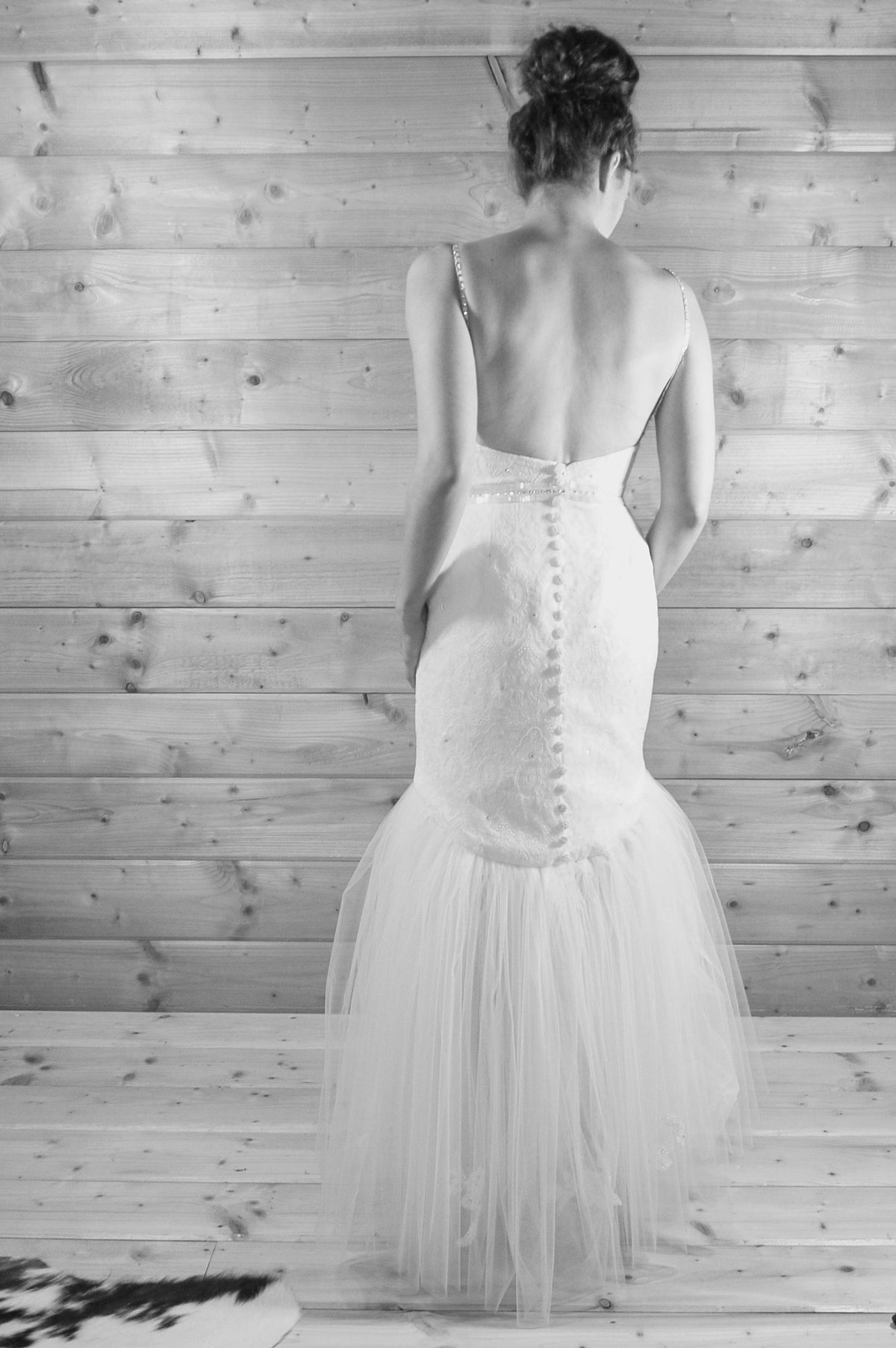 Fortuna - Ivory Lace Tulle Hourglass Gown - S (sample)
