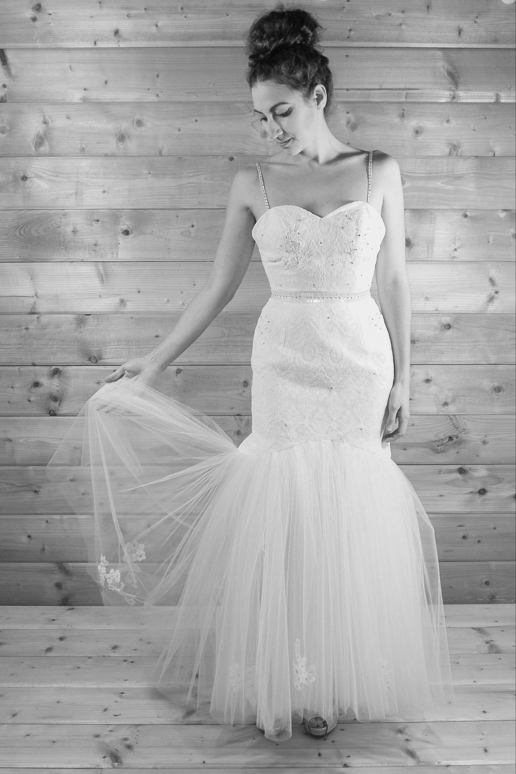 Fortuna - Ivory Lace Tulle Hourglass Gown - S (sample)