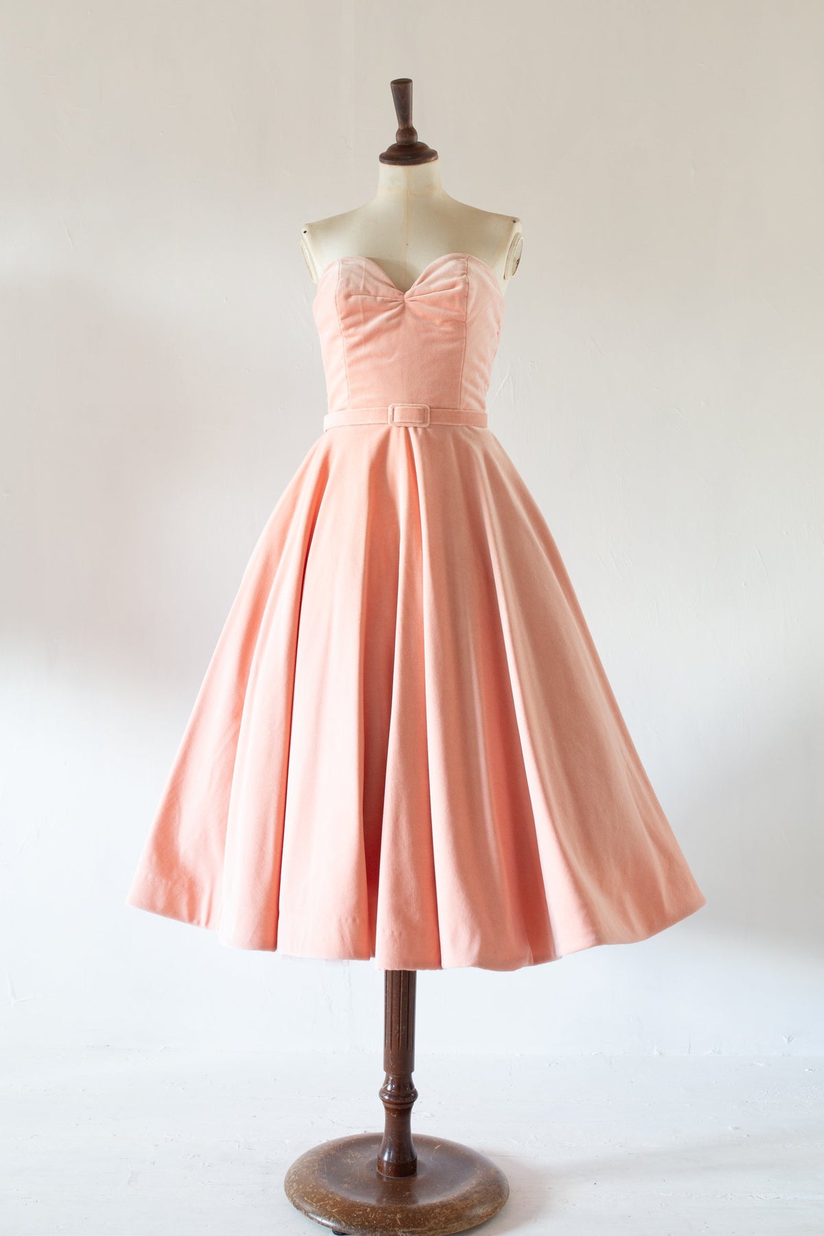 Alina - Strapless Pink Velvet Ballerina Dress